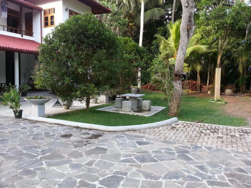 Casa Blanca Hotel Ahangama Exterior foto